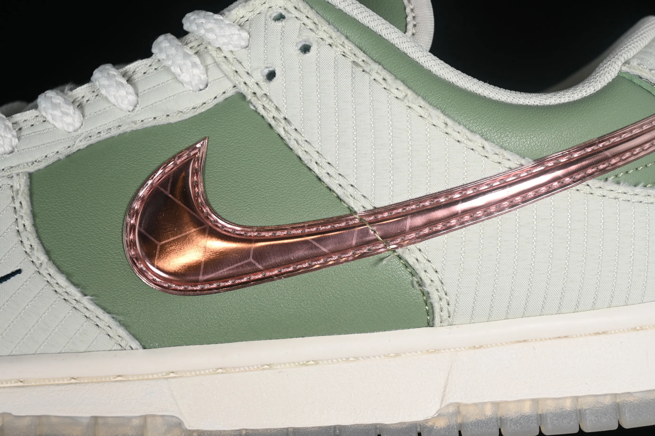 All categories Nk SB Dunk series Nk SB Dunk Low low-top sneakers Nk Dunk Low "Be 1 Of One" grass green SB low-top casual sneakers FQ0269-001